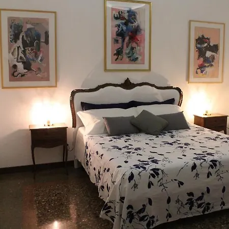 فندق مبيت وإفطار H Ercolani بولونيا