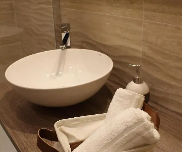 H Ercolani Bed & Breakfast